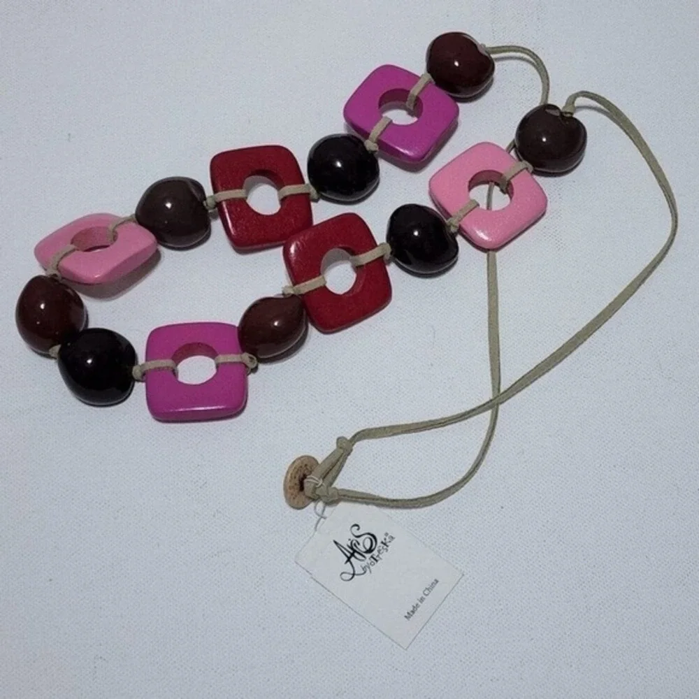 Aris by Treska Womens Chunky Wood Bead Necklace Pink Red‎ Brown Square Statement